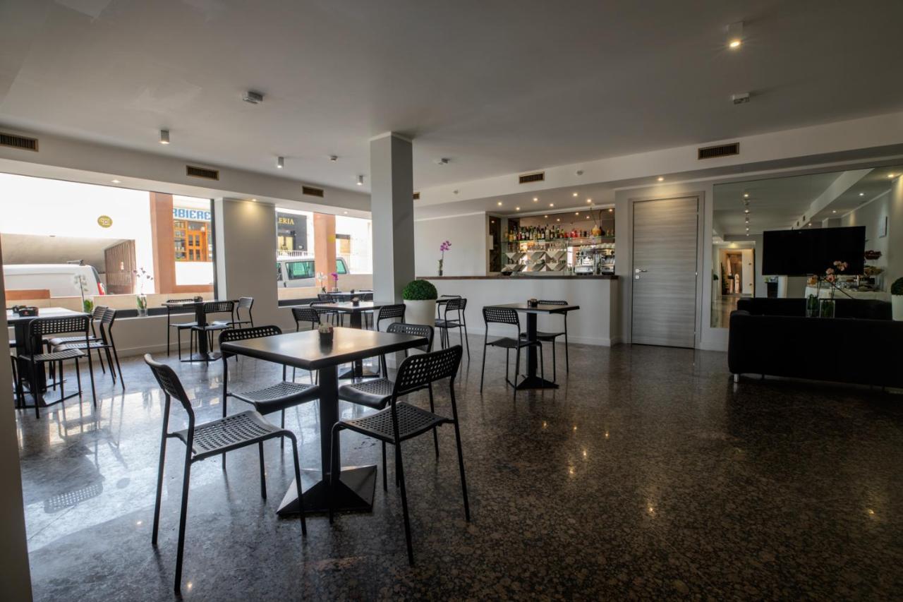 Hotel De Plam Όλμπια Εξωτερικό φωτογραφία