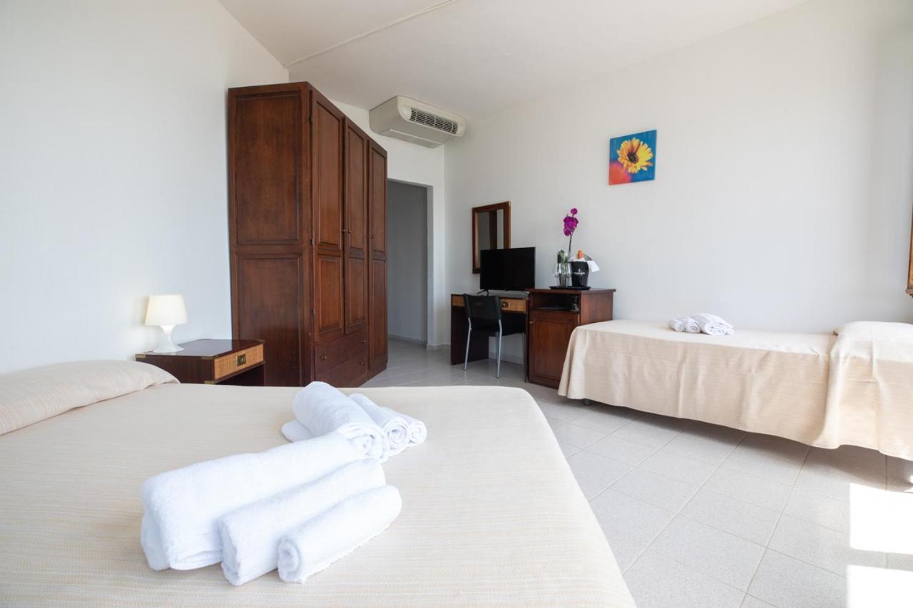 Hotel De Plam Όλμπια Εξωτερικό φωτογραφία