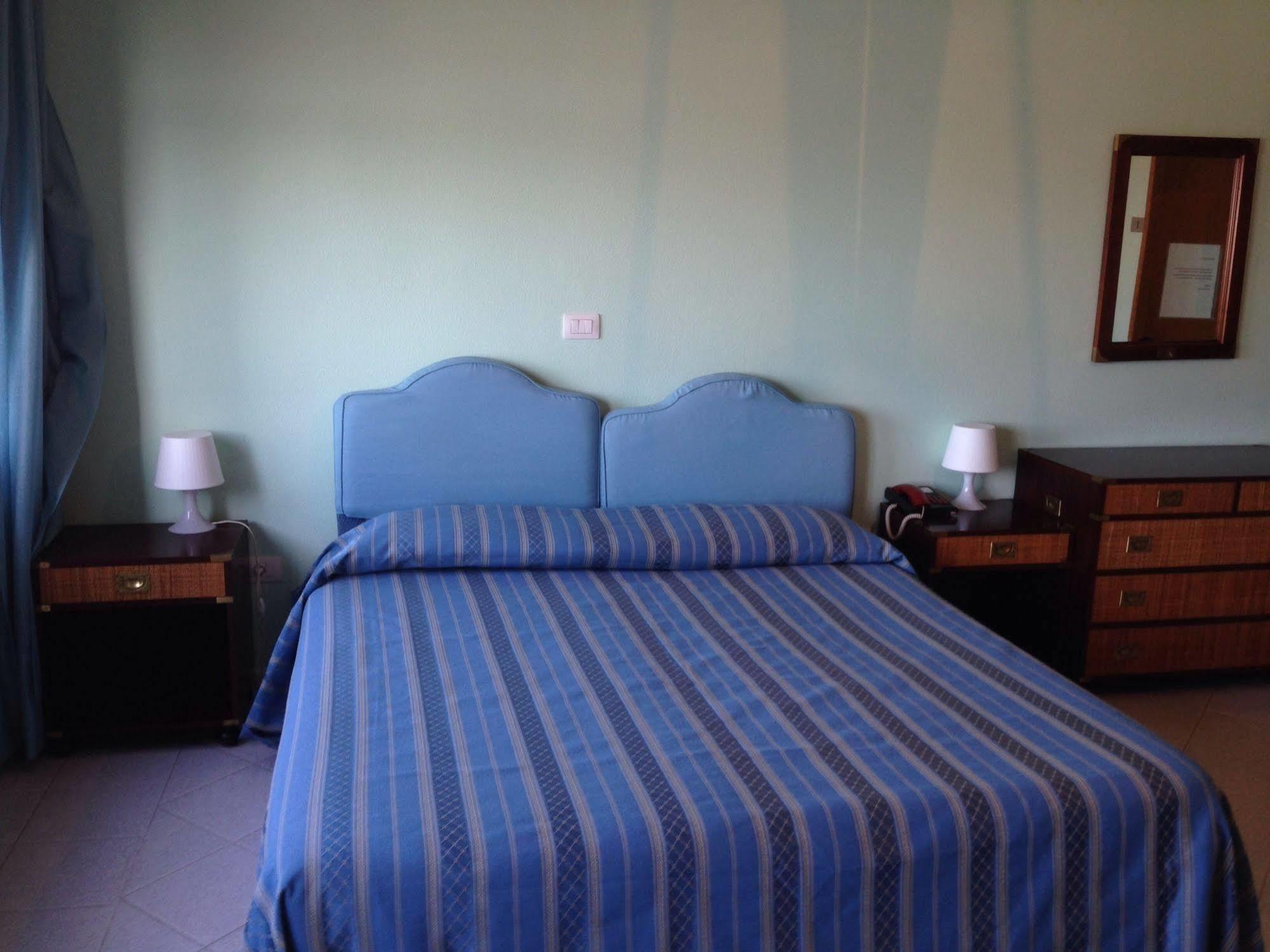 Hotel De Plam Όλμπια Εξωτερικό φωτογραφία