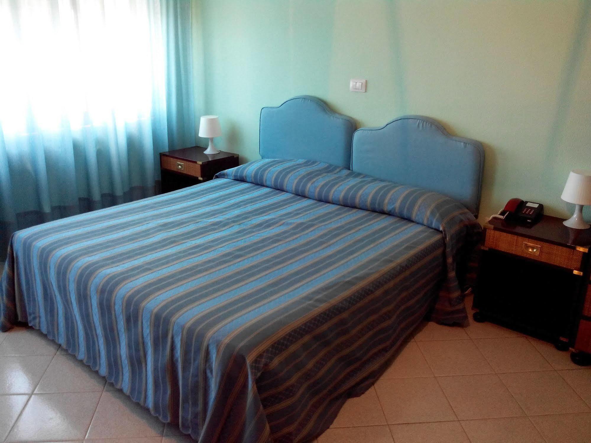 Hotel De Plam Όλμπια Εξωτερικό φωτογραφία