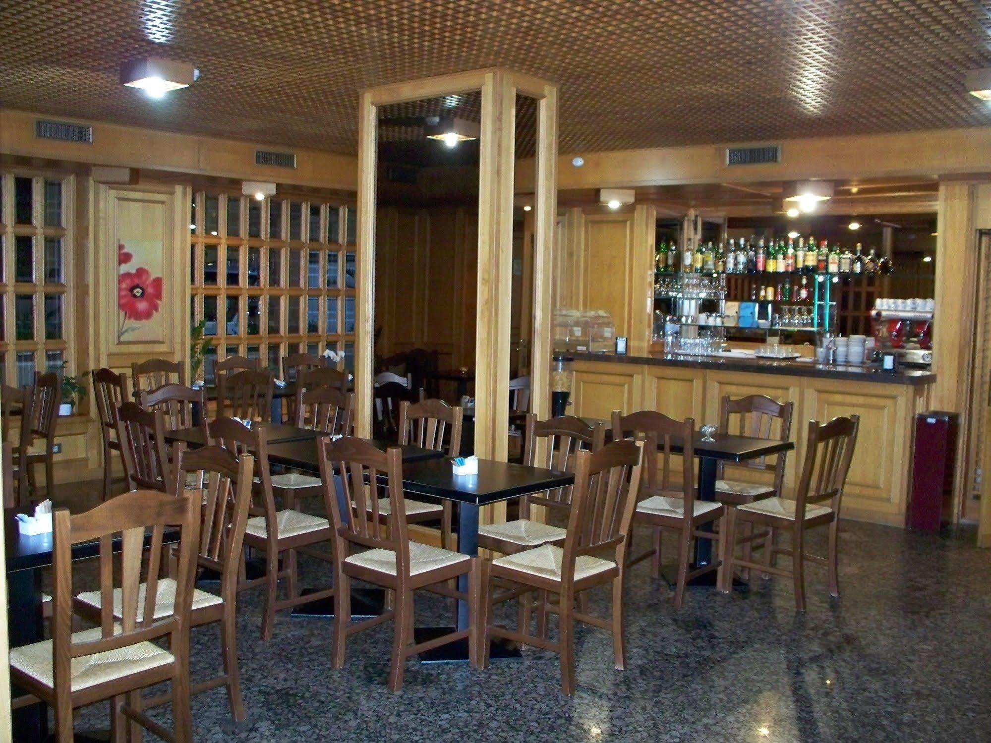 Hotel De Plam Όλμπια Εξωτερικό φωτογραφία